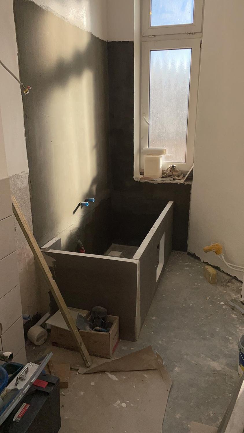 Altes Badezimmer vor der Komplettsanierung in Bingen am Rhein